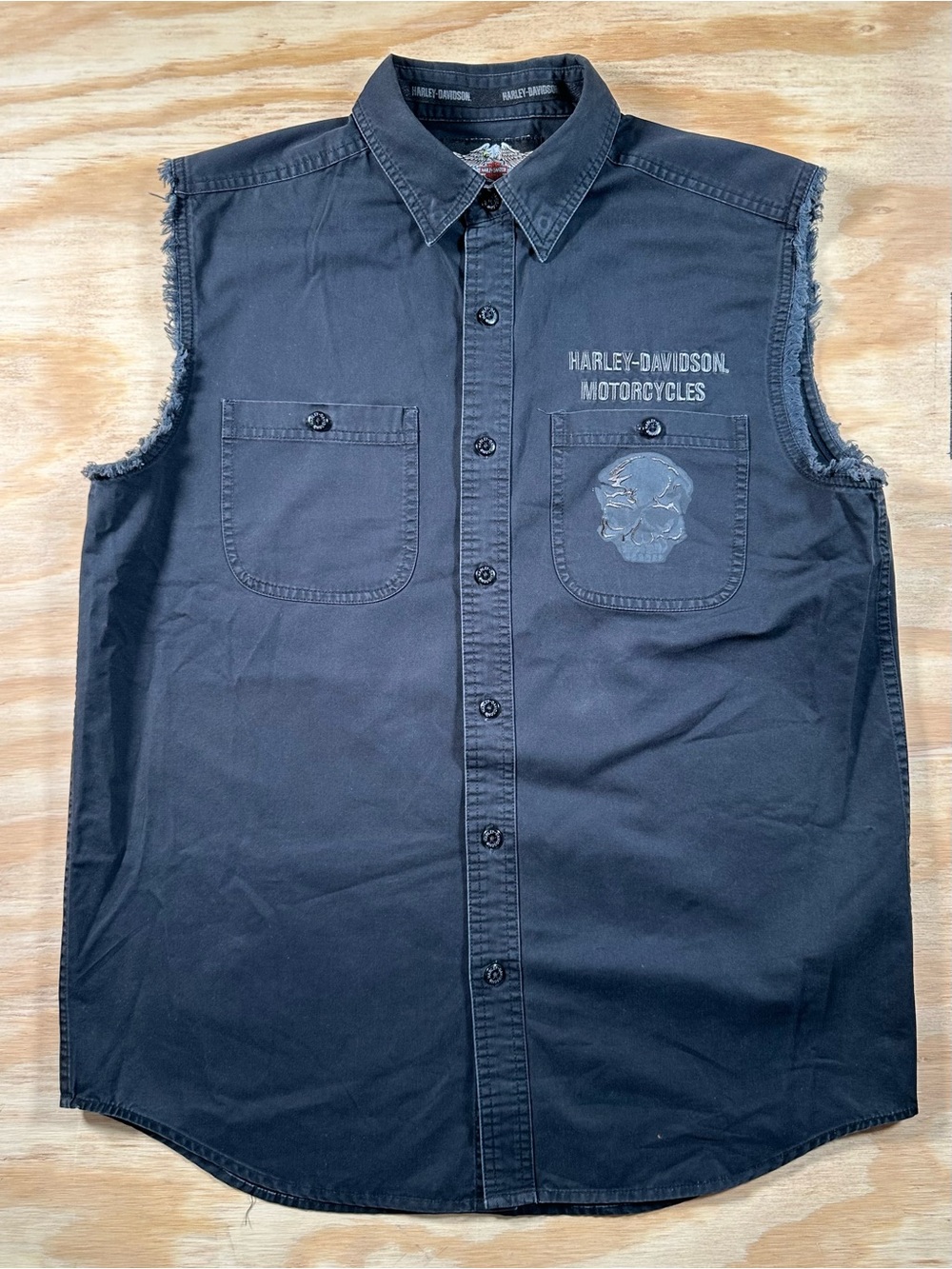 Harley-Davidson Black Men's Sleeveless Button-Down Shirt with Skull Patch